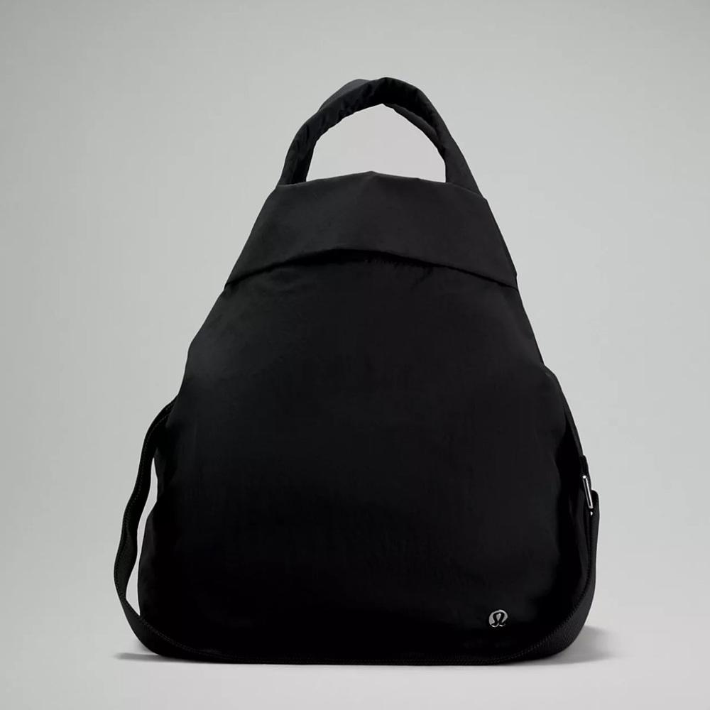 Original lululemon “On My Level Bag”, 19L